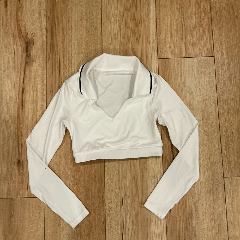 Aerie White Fitted Crop with Navy Striped Collar NEVER WORN